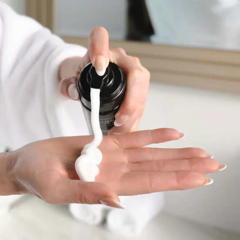 GentleFoamingCleanser-Social_8_fb839295-b075-4b7d-81a5-9b3011414050.webp